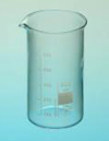 Aukšta stiklinė graduota su snapeliu. ISO 3819, DIN12 331
